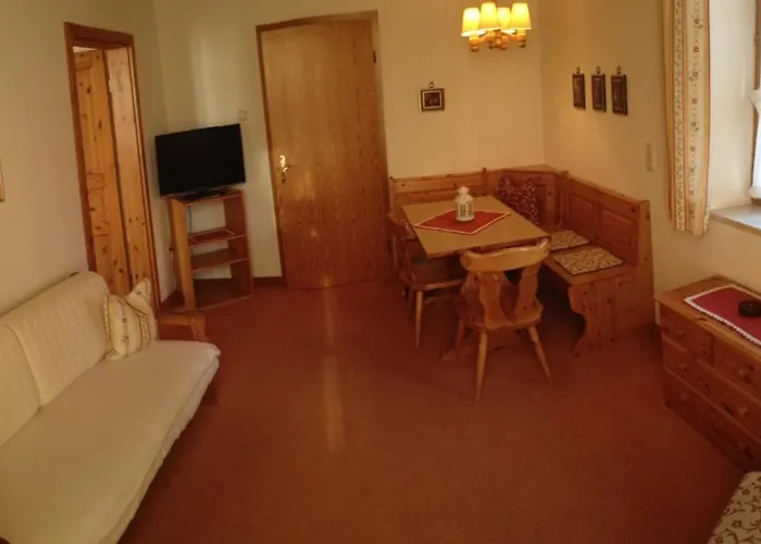 מלון Maier Garni *