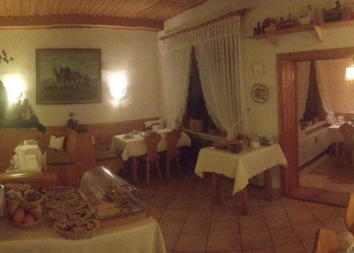 מלון Maier Garni