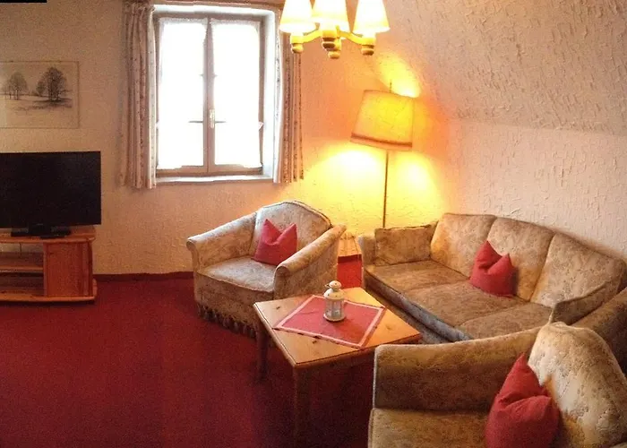 מלון Maier Garni